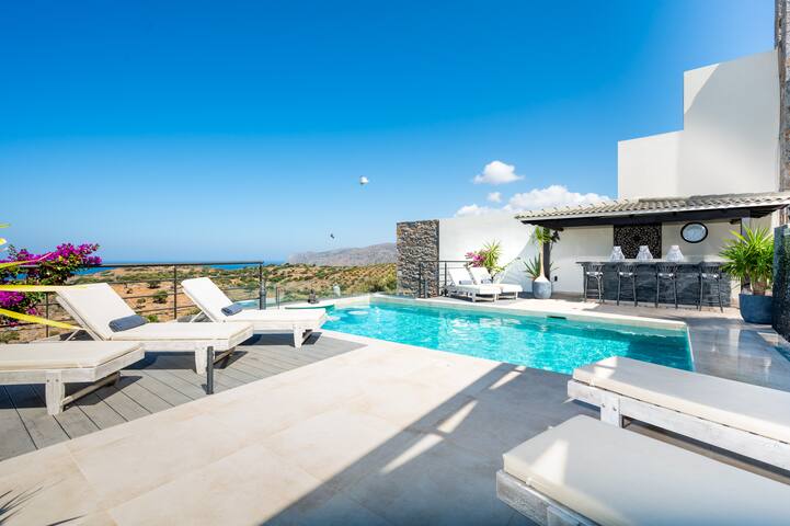 Villa Lofos – 4 Bedroom (optional heated pool) gallery image 5