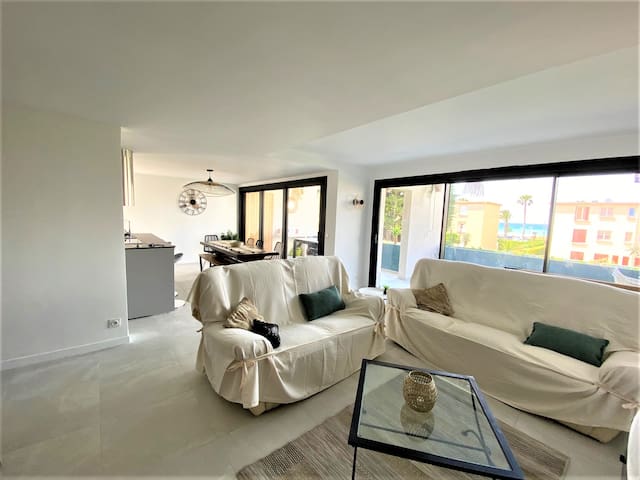 Stéphanie Soleil D'Azur Immobilier managed Airbnb listing 1