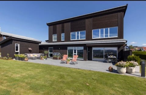 Stunning River-view Villa