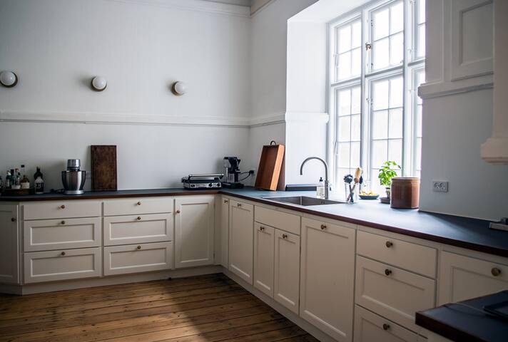 300 m2 in the heart of Copenhagen in quiet area gallery image 3