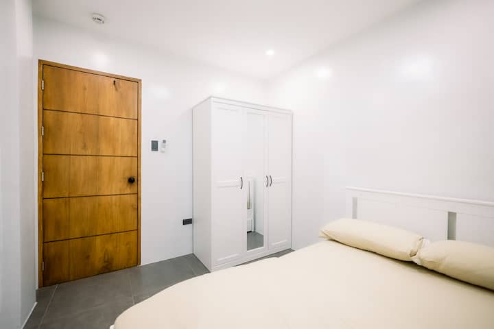 2nd room, can fit 2 pax