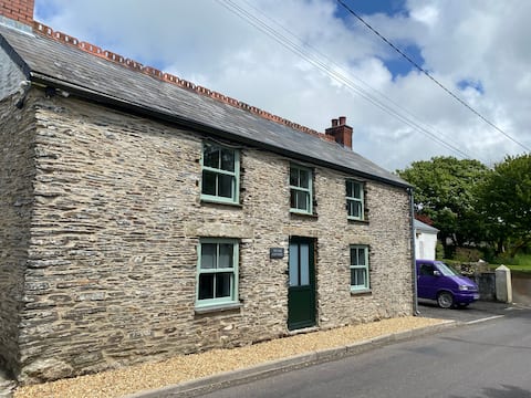 Tregue Cottage, North Cornwall