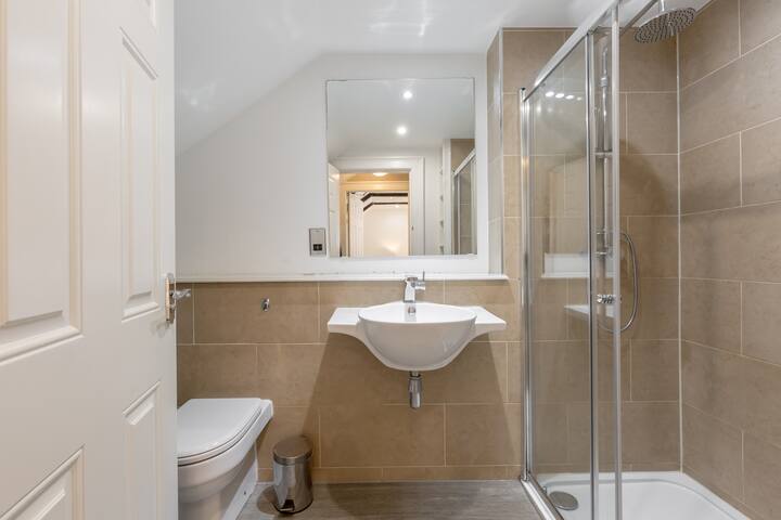 York Place City Centre 3 bedroom Apartment gallery image 4