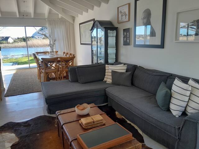 Tranquil home on the water Lake Michelle Noordhoek gallery image 5