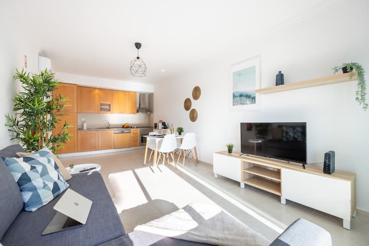 Behappy Sunset Balcony With Dining And Lounge Area - Carvoeiro