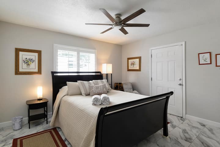 غرفة النوم 1 - سرير بحجم كبير. 