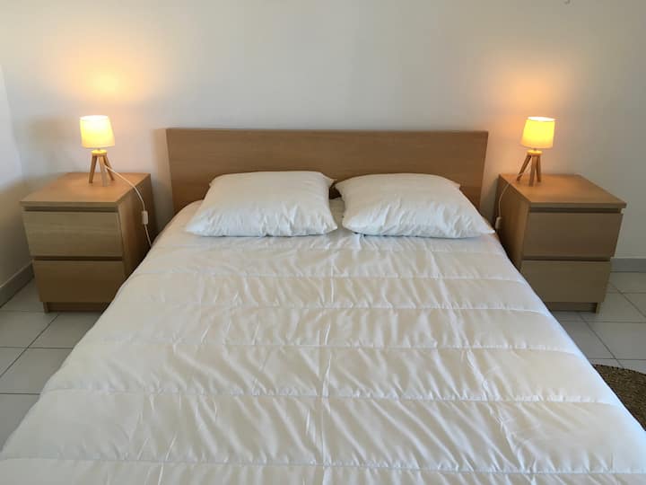 חדר השינה הראשון, 140 מיטות. כל המצעים חדשים. 
