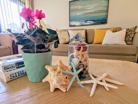 Top Airbnb: Village Des Pins - 2 bedroom 2 bath villa in Gulf Gate