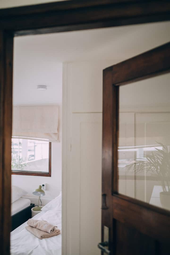 ห้องนอนพร้อมเตียงเดี่ยว 2 เตียง