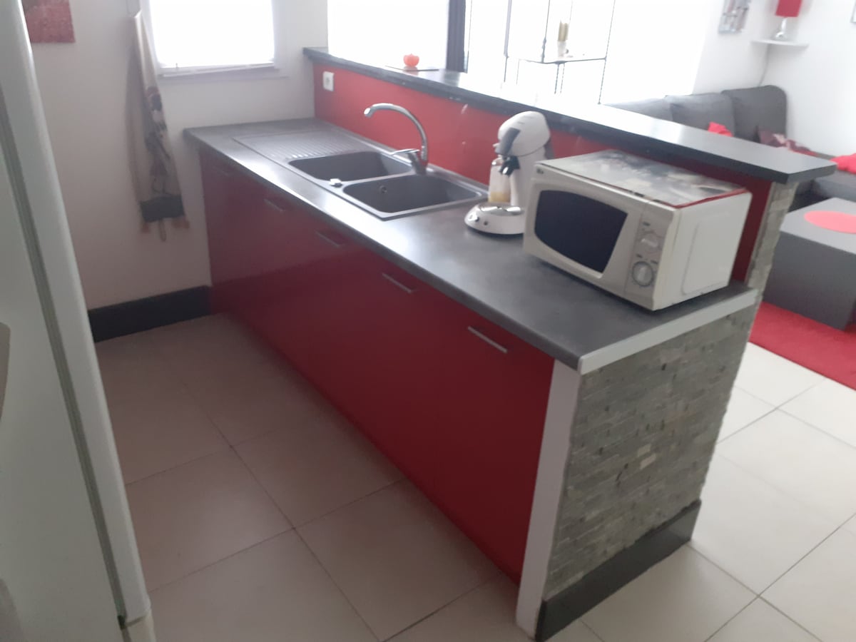 Top performing Airbnb: Small cozy house 80 m from the sea in Saint Nazaire