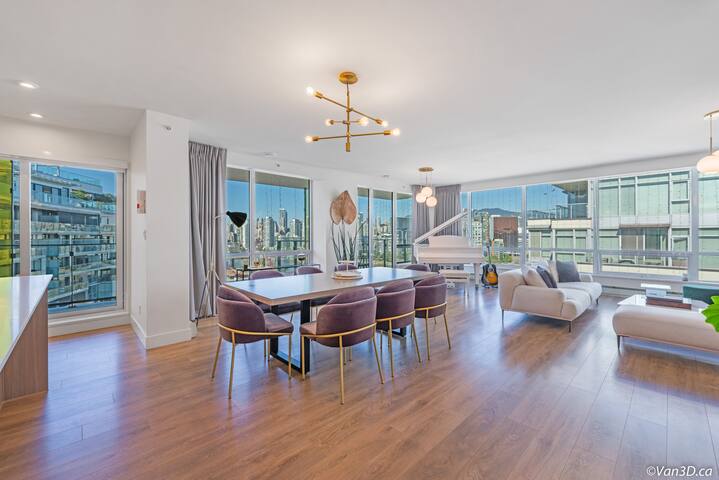 Olympic Village Penthouse – Water + City Views gallery image 2