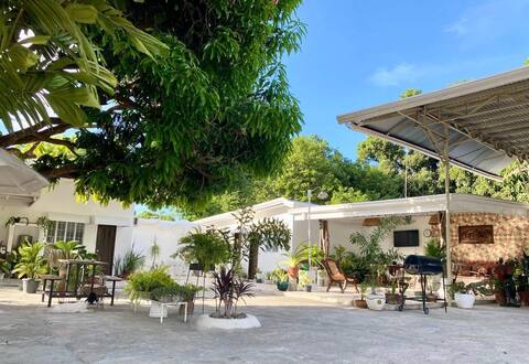 Little White Cabin (Exclusive Whole-Villa)28-30pax