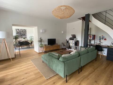 Stunning 120m2 ground floor overlooking monuments