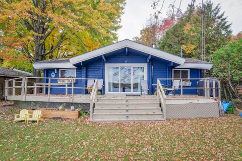 Beautiful 4 Season Log Home on Bass Lake