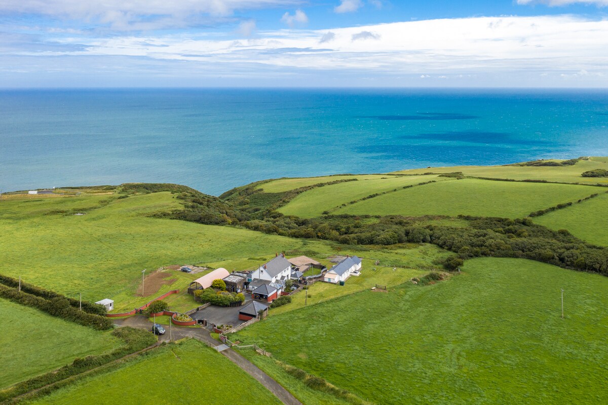 Mwnt Holiday Rentals \u0026 Homes - Wales 