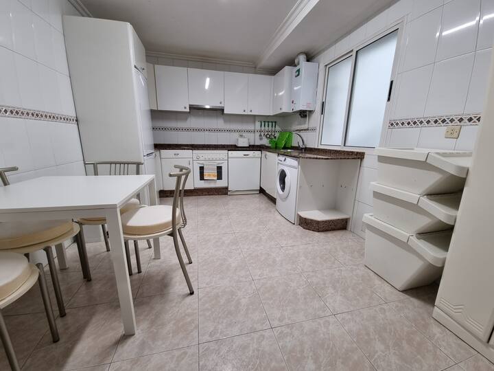 608A Central 3 bedroom apartment Flats for Rent in Oviedo, Principado