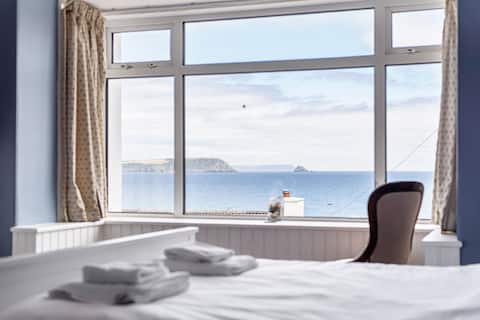 Trosvik, a family friendly 7 bed holiday home