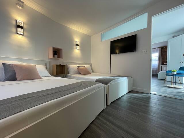 Two bed room on 12th floor. gallery image 2