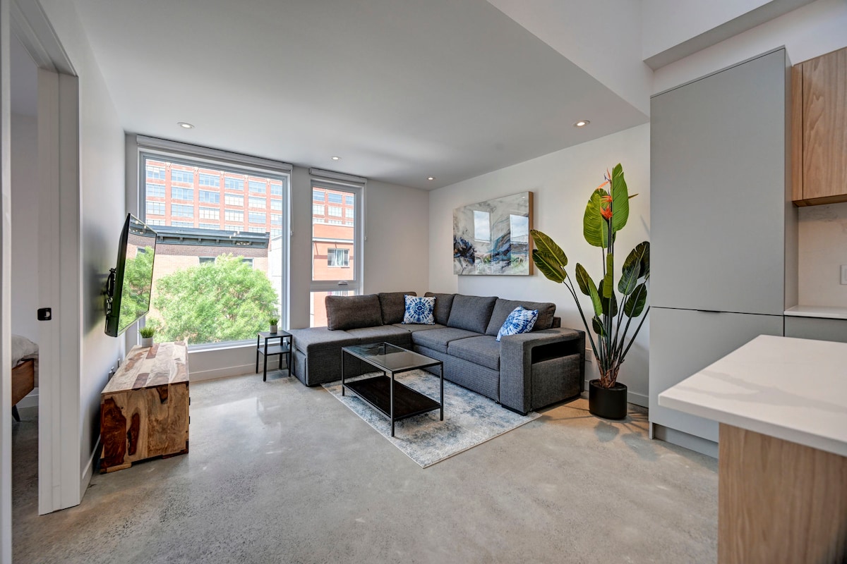 ห้องนั่งเล่นพร้อมโซฟาบอกว่า