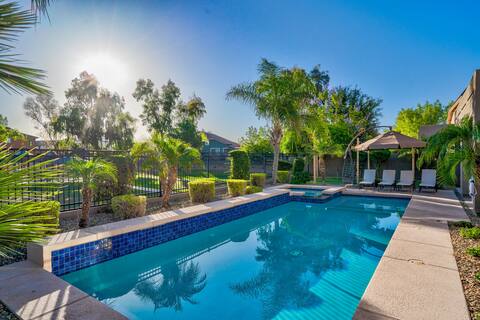 Poolside Retreat for Families: Enjoy Fun & Comfort