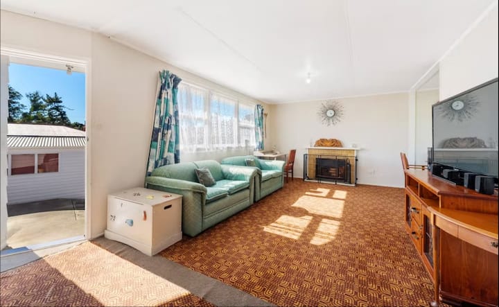 Homely Warm 4 Bedroom With Outdoor/indoor Flow. - Taumarunui