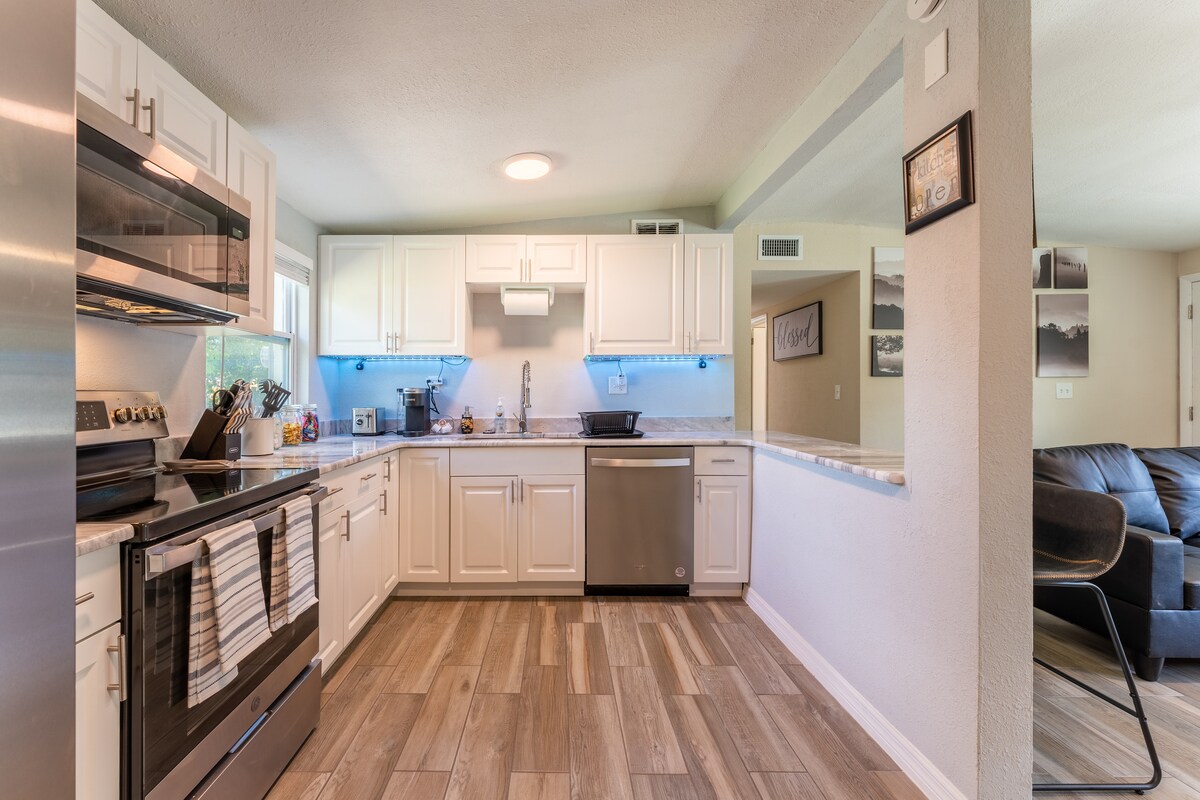 Successful Airbnb property: 3/1 house conveniently located in central Florida! in Altamonte Springs