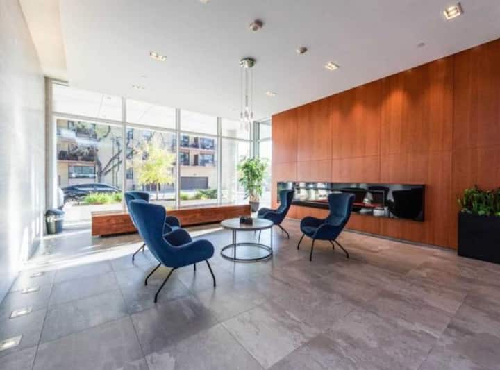 Lovely Condo With Balcony - Mississauga