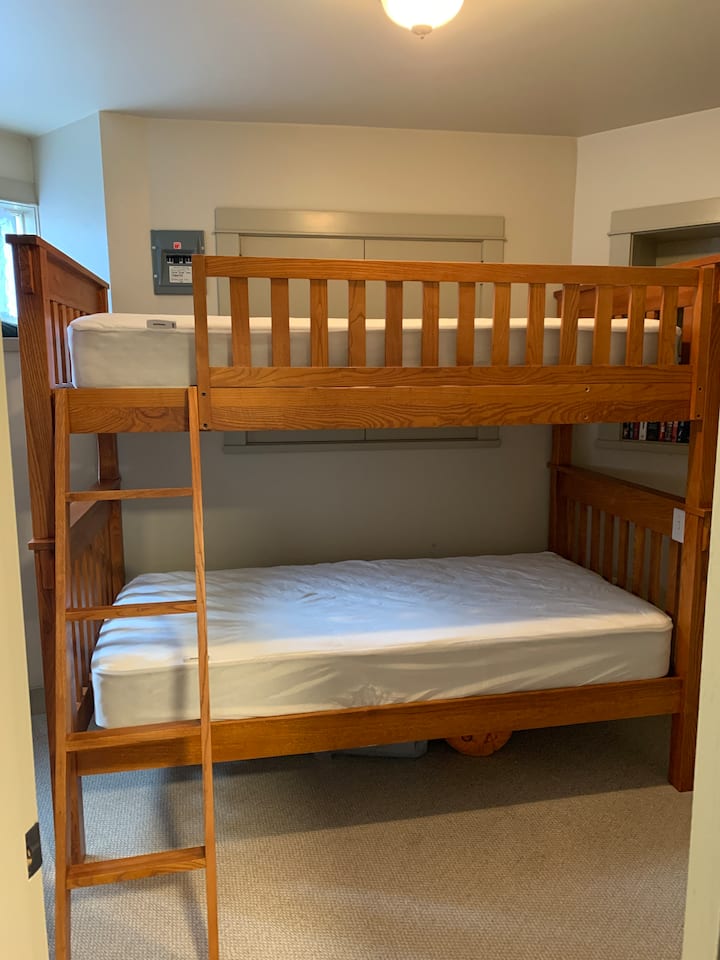 Ground floor bedroom with bunk beds.