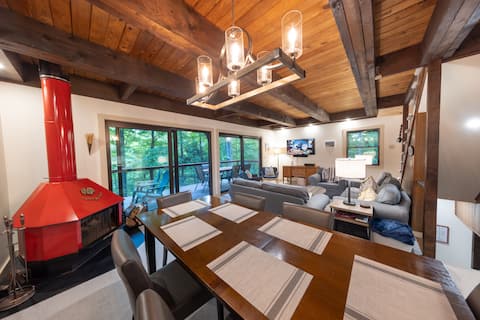 StrautmanHaus: All-Season Chalet at Berkshire East