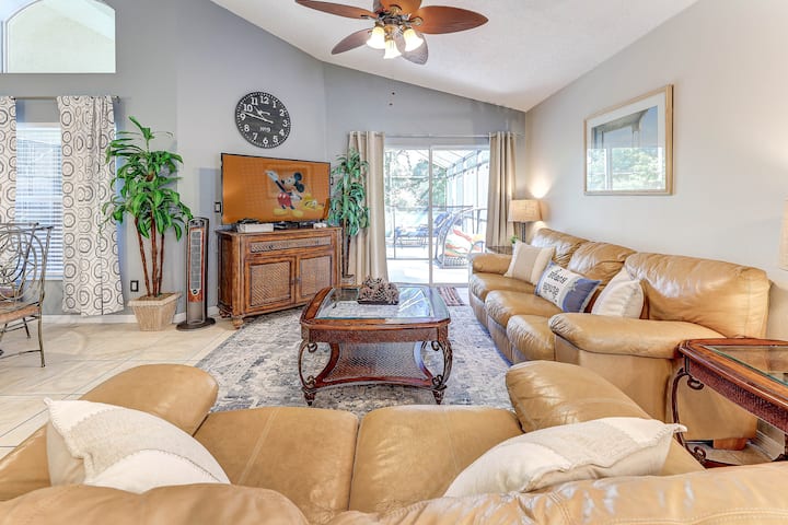 ⁕ Disney Parks! Luxury Resort Villa • Private Pool - Kissimmee, FL