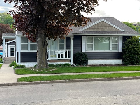5 bed, 2 bath house in Guttenberg, IA