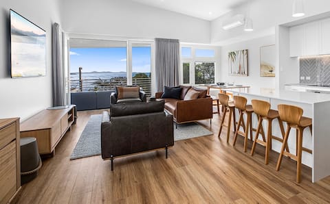 Top Airbnb: Bluehaven Woolgoolga Ocean View 200m to Beach/Cafe in Coffs Harbour City Council