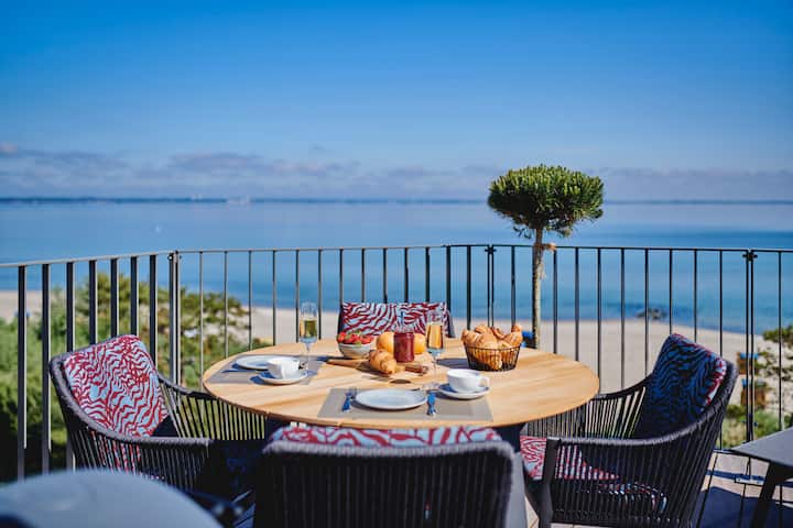 Exclusive beach villa on the Baltic Sea in the first row