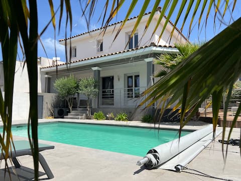 House with heated pool