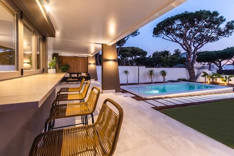 Impressive villa in Playa de la Barrosa