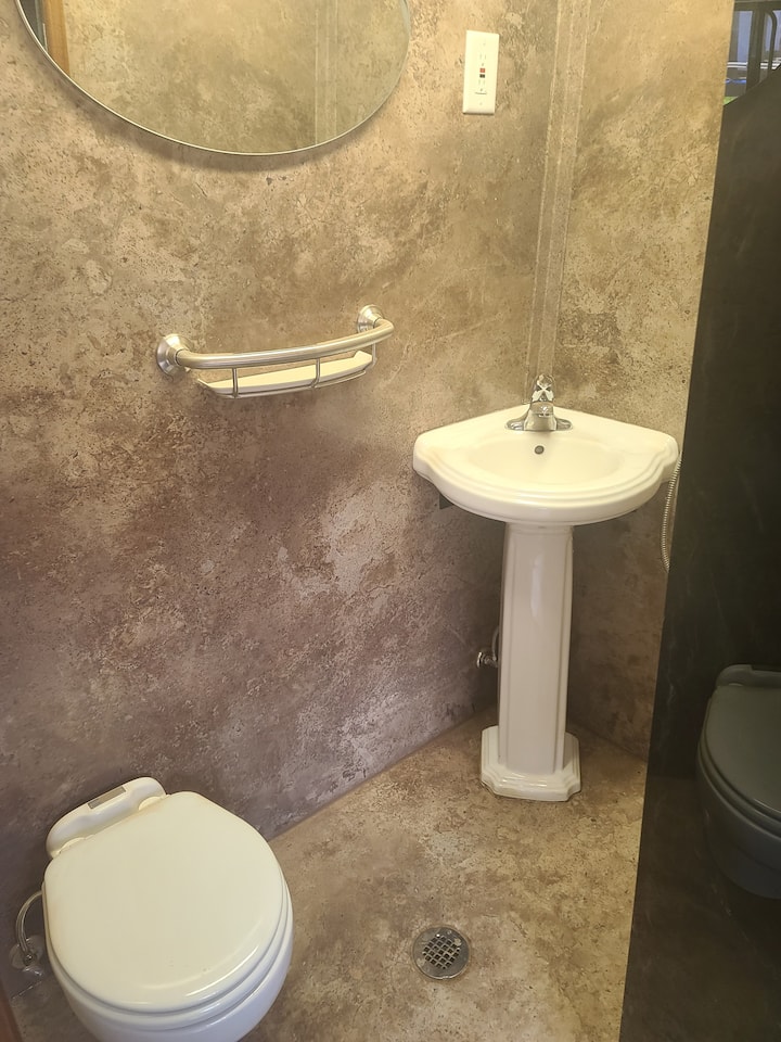 6 Best Houseboats On Long Island, New York Updated 2024 Trip101