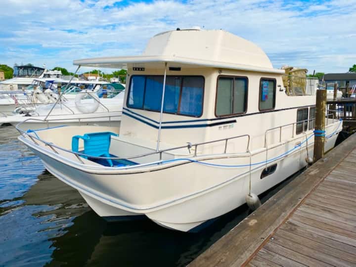 6 Best Houseboats On Long Island, New York Updated 2024 Trip101