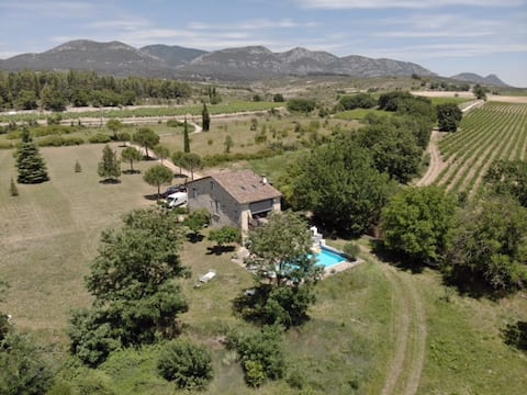 Le MAS ROUX, 5 bedrooms, heated pool.