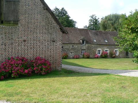 Charming property with swimming pool - Nord Perche