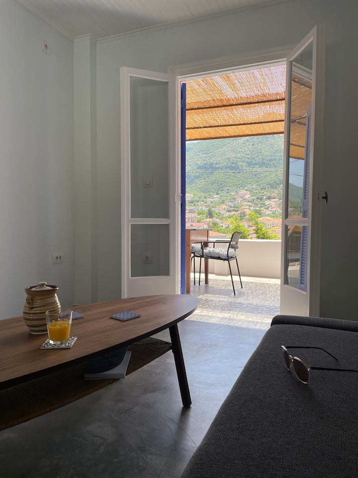 Galazio - Charming 2 Bed Vathi Town House & Garden - Cephalonia
