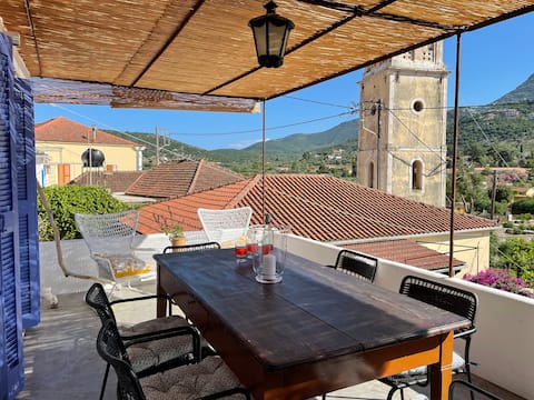 Galazio - charming 2 bed Vathi town house & garden