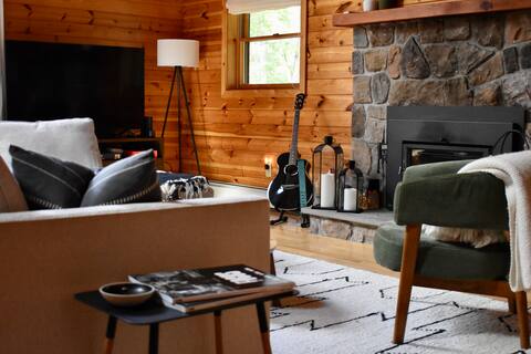 Secluded Modern Cabin in the Woods