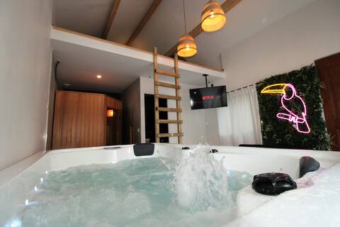 The Jungle Spa : Tiny House & Spa (Jacuzzi/Sauna)