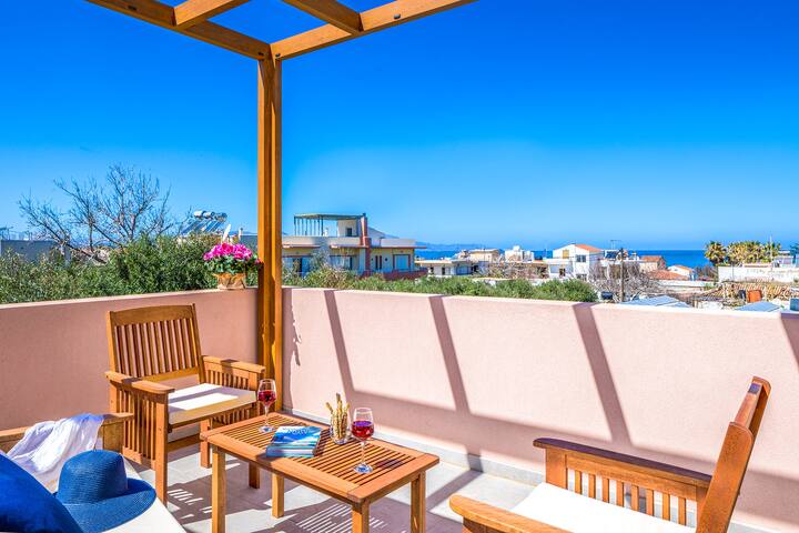 Walk to Beach, Shops & Restaurants / Heated Pool gallery image 4