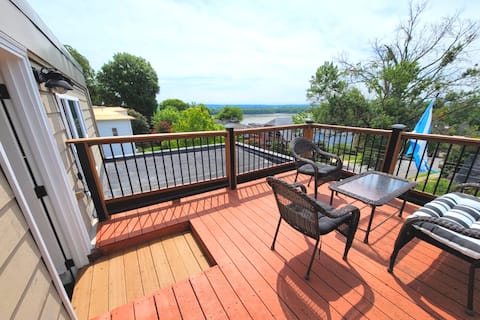 Downtown Penthouse w/ Amazing River View!