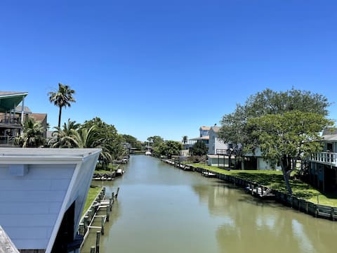 Waterfront Bay Home w/Large Outdoor Space