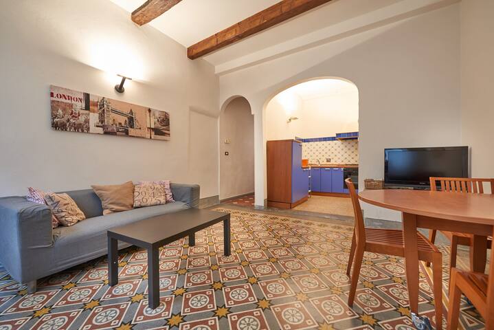 Nice 2 BR Apartment Near Duomo gallery image 3