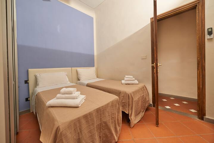 Nice 2 BR Apartment Near Duomo gallery image 2