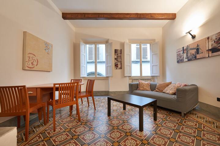 Nice 2 BR Apartment Near Duomo gallery image 4