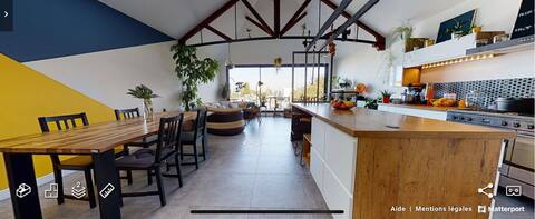 Beautiful house/loft with jacuzzi.
